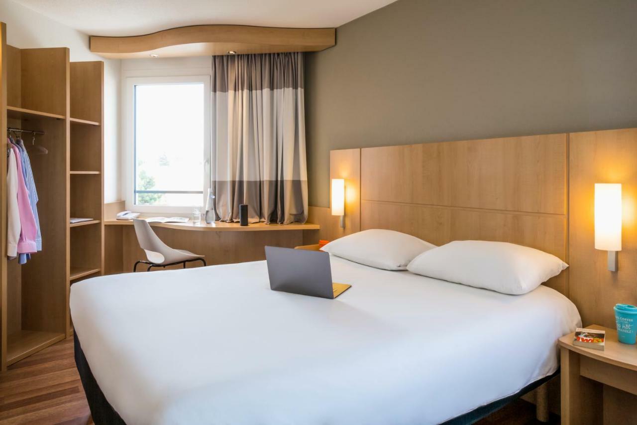 Ibis Lausanne Crissier Экстерьер фото